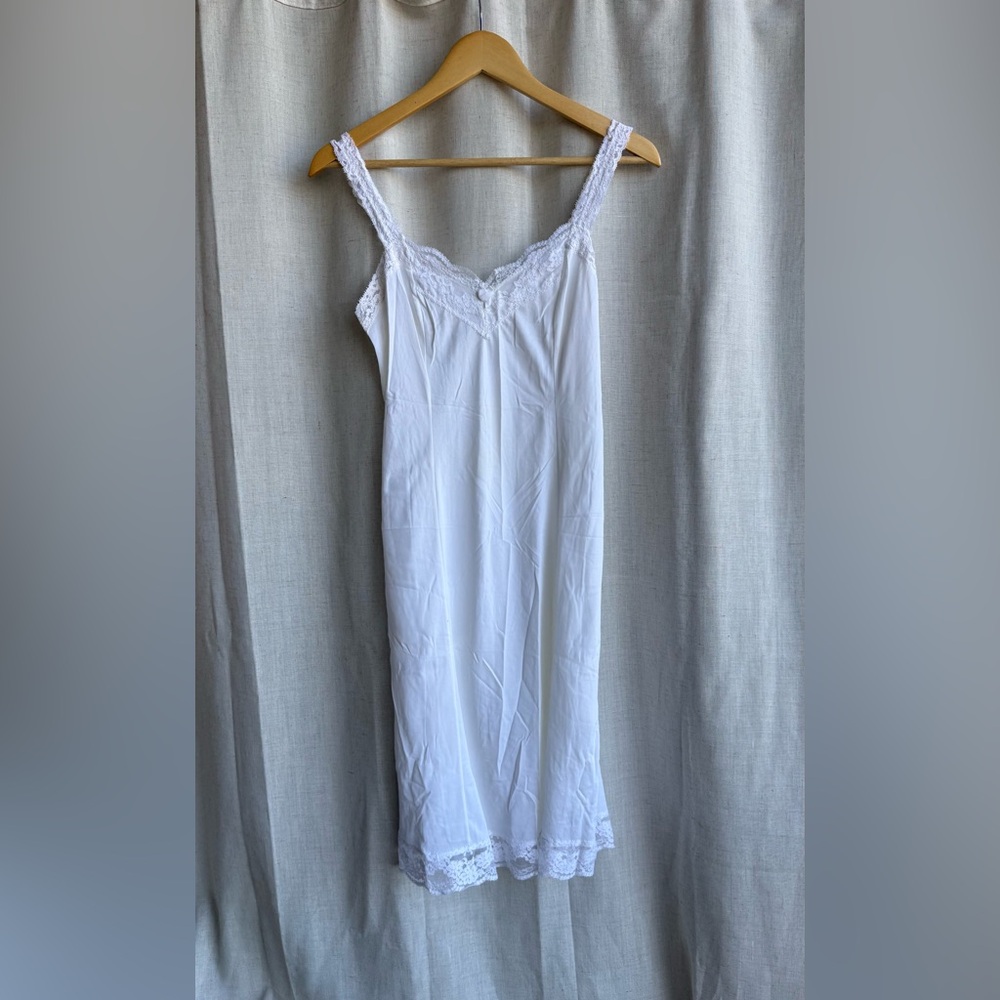 Elegant White Lace Trim Nightgown